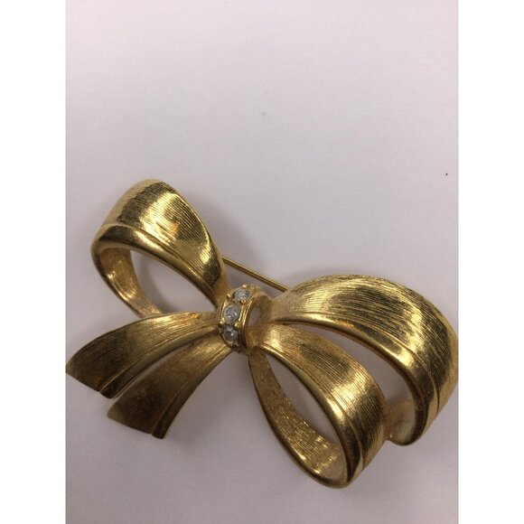 Vintage Avon Gold Tone Rhinestone Brooch Pin Ribbon Bow Designer Jewelry - Picture 8 of 9